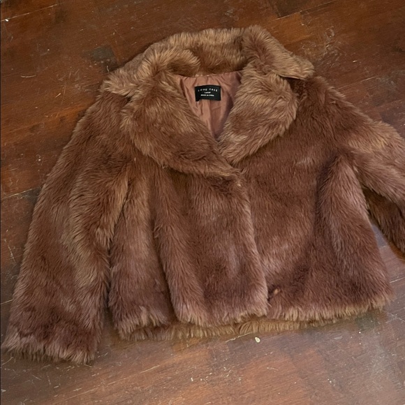 Love Tree Jackets & Blazers - Love Tree Faux Fur Jacket